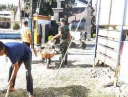 Jaga Kebersihan Lingkungan, Anggota Kodim 0802/Ponorogo Bersama Warga Kerja Bakti Pembersihan Jalan