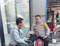 Aiptu Hendro Laksanakan Patroli dan Memberikan Penyuluhan Kamtibmas Kepada Warga