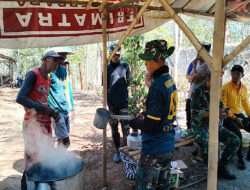 Segelas Kopi Sejuta Kebahagiaan, Begitulah Yang Terjalin Antara Satgas TMMD Bersama Warga