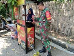 Majukan UMKM, Babinsa Sumber Berikan Motivasi Dan Pengarahan Kepada Penjual Bola Telur