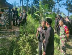 Jaga Kondusifitas Wilayah, Koramil 0801/08 Tulakan Lakukan Pendampingan Pembongkaran Tugu Silat