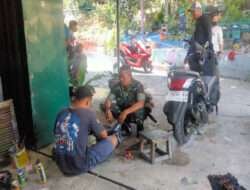 Humanis Dan Sopan, Babinsa Pucangsawit Silaturahmi Dengan Tukang Tambal Ban di Wilayah Binaan