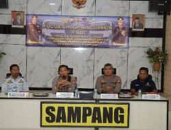 Bersama Dishub, Polres Sampang Beri Edukasi kepada Pengusaha dan Sopir Angkutan Garam Untuk Cegah Laka