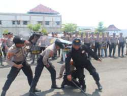 Tingkatkan Kemampuan Personel Jelang Pemilu 2024, Polres Sumenep Gelar Latihan Dalmas