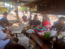Di Warung Angkringan, Babinsa Gunakan Kesempatan Berkomunikasi Dengan Warganya
