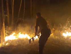 Sigap, Polisi Berhasil Padamkan Kebakaran Lahan Kosong di Pamekasan