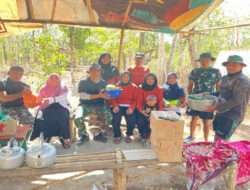 Wujud Terima Kasih, Siti Mutmainah Kirim Makanan Untuk Satgas TMMD