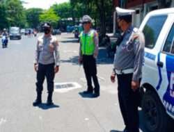 Penuh Semangat Polsek Tambaksari Patroli Rutin  dan Himbau Keamanan dan Ketertiban