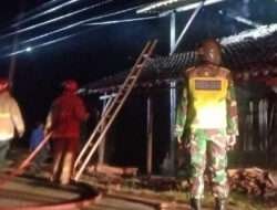 Aksi Cepat Babinsa Wonorejo Serda Sutrisno dan Tim Damkar Kabupaten Trenggalek Padamkan Api