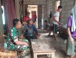 Berpesan Jaga Kerukunan Antar Sesama, Babinsa Koramil 0801/06 Bandar Komsos Dengan Warga