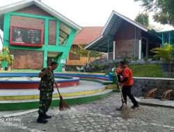 Begini Cara Babinsa Kelurahan Jebres Dalam Menjaga Kebersihan Lingkungan