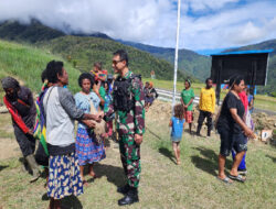 Dandim 1715/Yahukimo Disambut Hangat, TNI Hadir Masyarakat Kiwirok Senang