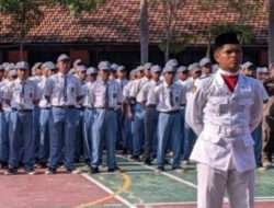 Menjadi Pembina Upacara di SMAN 1 Babat, Ini Pesan Dandim 0812 Lamongan