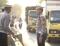 Satlantas Polres Gresik Rekayasa Simpang Empat Bunder Untuk Keselamatan Warga