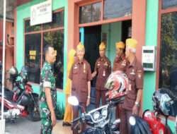 Hormati Para Pejuang, Babinsa Kelurahan Jebres Komsos Dengan Anggota Legiun Veteran