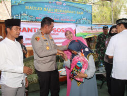 Peduli Pendidikan, Polres Bangkalan Beri Bantuan Alat Tulis Untuk Pelajar SDN 1 Lerpak