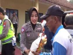 Polres Bondowoso Berbagi 1000 Paket Sembako dari Kapolda Jatim untuk Kaum Dhuafa
