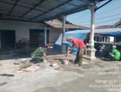 Peduli Kesulitan Warga, Anggota Kodim 0802/Ponoroo Bantu Renovasi Rumah