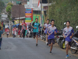 Lomba Lari Tingkat SMP dan SMA Meriahkan HUT Ke-78 TNI di Pule