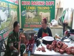 Sisir Pasar Tradisional, Babinsa Purwodiningratan Himbau Penjual Dan Pengunjung Jaga Kebersihan