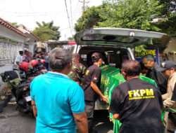 Merasa Kehilangan Warga Binaan, Babinsa Kemlayan Takziah