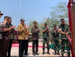 Panglima Kodam IV/Diponegoro Ajak Tingkatkan Semangat Kebersamaan dan Gotong Royong Seluruh Komponen Bangsa Saat Menutup TMMD Reguler 118 di Wonogiri