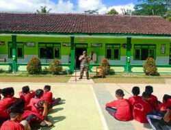 Tanamkan Displin Sejak Dini, Babinsa Koramil Ampel Tanamkan Materi PBB di Sekolah Dasar
