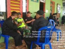 Ciptakan Situasi Yang Aman Dan Kondusif Babinsa Posramil Pitu Komsos Dengan Anggota Pencak Silat