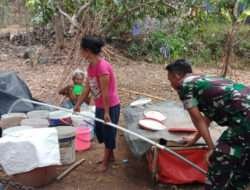 Dampak Kemarau Panjang, Babinsa Salurkan 3000 Liter Air Bersih Untuk Warga Desa Guno