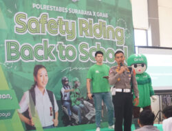 Safety Riding Back To School bersama Grab di SMAN 5 Surabaya