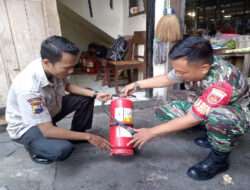Pengecekan Peralatan Pemadam Api Ringan/Apar Pasar Harjdaksino oleh Babinsa