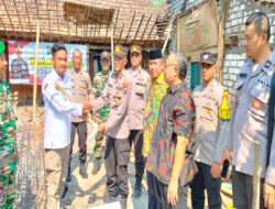 Polri Peduli, Polres Lamongan Bedah Rumah Warga Menjadi Layak Huni