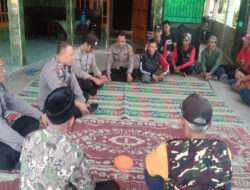 Gelar Jumat Curhat Polisi di Trenggalek Ajak Pesanggem Peduli Jaga Hutan