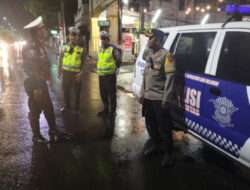 Polsek Tambaksari Patroli Malam Di Beberapa Lokasi Rawan