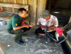 Humanis Dan Sopan, Babinsa Silaturahmi Dengan Tukang Tambal Ban di Wilayahnya