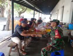 Warung Makan di Pamedan Mangkunegaran, Jadi Sasaran Komsos Babinsa Keprabon