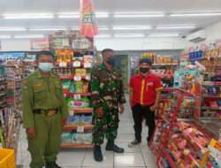 Pastikan Kestabilan Harga Sembako, Babinsa Sumber Cek Harga Pangan di Indomaret