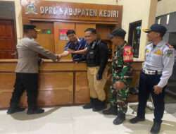 Sinergitas Polres Kediri bersama TNI Gelar Patroli Skala Besar Jaga Stabilitas Kamtibmas Jelang Pemilu