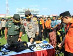 Kapolda Jatim Cek Peralatan dan Kesiapan Personel Penanggulangan Bencana Hidrometeorologi