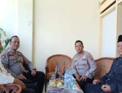 Sambang Warga Kapolsek Tambaksari Sampaikan Pesan Penting