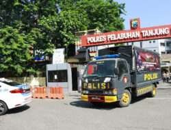 Peduli Palestina Polres Pelabuhan Tanjung Perak Serahkan Bantuan Ke Posko TNI AL Koarmada II Surabaya