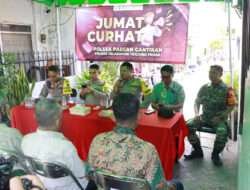 Polres Tanjung Perak Sampaikan Pesan Pemilu Damai melalui Jumat Curhat