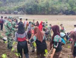 Pelestarian Lingkungan Bersama: Penanaman Pohon Mangrove oleh Koramil 0806/11 Panggul dan Masyarakat Desa Nglebeng