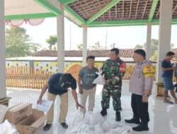 Babinsa Koramil 0805/14 Bringin Dampingi Pendistribusian Pembagian Beras Bulog Untuk Warga Binaan