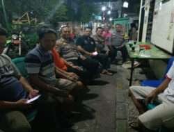 Kapolsek Tambaksari Patroli Ke Warga Pacarkembang Berikan Pesan Kamtibmas