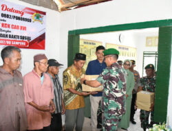 Kunjungan Kerja ke Koramil Jajaran, Dandim 0802/Ponorogo Berikan Bantuan Sosial Kepada Warga