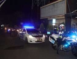 Cipta Kondisi Kamtibmas Menjelang Pemilu 2024 Polres Sampang Gelar Patroli Skala Besar
