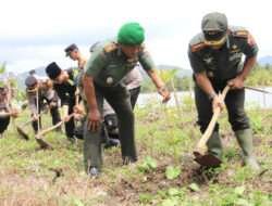 Semarakkan HUT ke-78 Brimob dan HUT ke-73 Polair: Aksi Tanam Mangrove di Pantai Kili-Kili, Trenggalek
