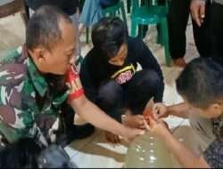 Babinsa Sine Laksanakan Pendampingan Pembuatan Pupuk Organik