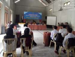 Babinsa Koramil 0801/05 Nawangan Lakukan Pengawasan Ujian Penjaringan Perangkat Desa